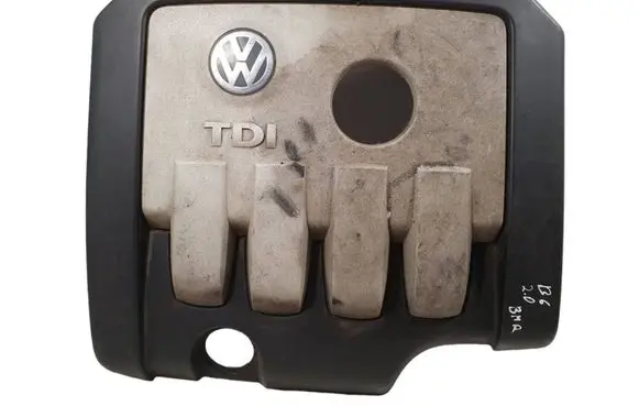 Volkswagen PASSAT B6 Engine cover (trim) 03G103925 03C103925BP