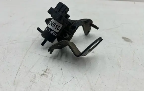 Opel Movano B Valve vacuum 8200762162
