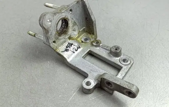 Mitsubishi Outlander IV EGR valve cooler bracket