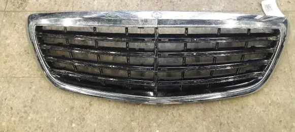 Mercedes-Benz S AMG W222 Front bumper upper radiator grill A2228800005