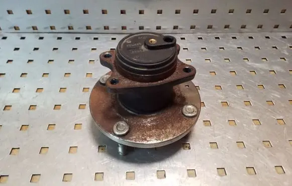 Mitsubishi Colt Rear wheel bearing hub 