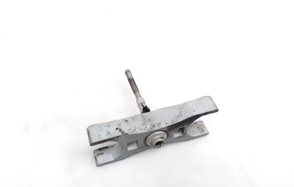 Volkswagen Amarok Fuel Injector clamp holder 04L216