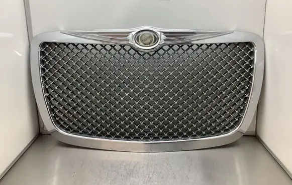 Chrysler 300 - 300C Front grill 299508