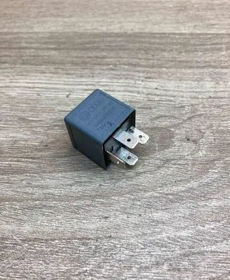 Audi A8 S8 D3 4E Other relay 141951253B V23134B52X227