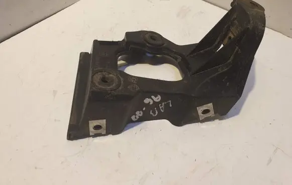 Audi A6 S6 C5 4B Fender mounting bracket 4B0853922B