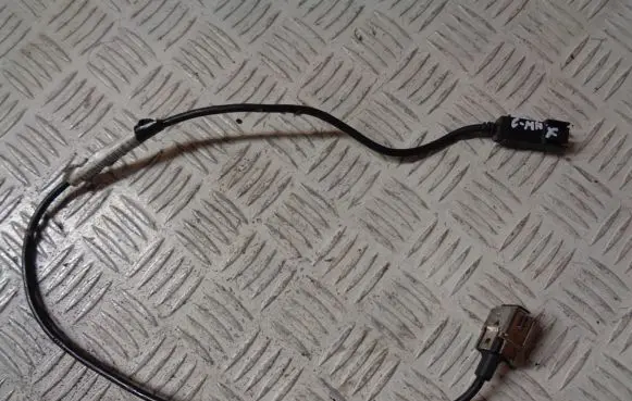 Ford C-MAX II USB socket connector AV6T14D202FA