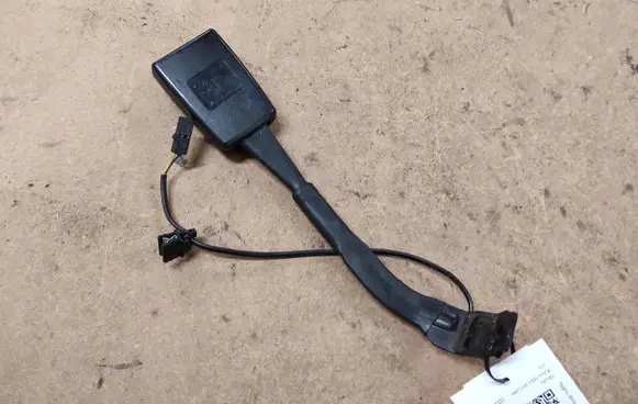 Skoda Fabia Mk1 (6Y) Front seatbelt buckle 1Z2858472