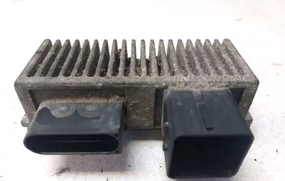 Renault Trafic III (X82) Glow plug pre-heat relay 8200558438A