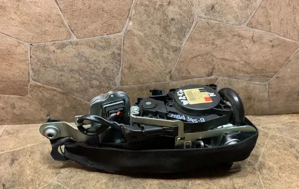 Mercedes-Benz E W212 Front seatbelt 617112100