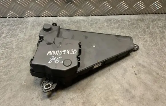 BMW 5 E60 E61 Fuse module 690661901