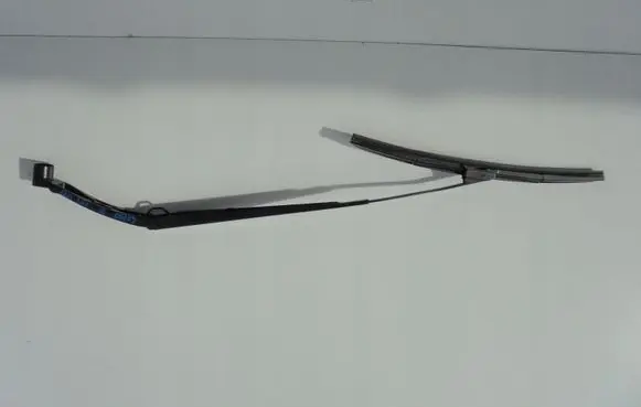 Nissan Qashqai Front wiper blade arm