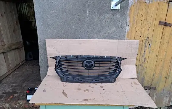 Mazda CX-3 Front bumper upper radiator grill D10J50712