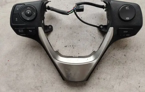 Toyota Corolla E160 E170 Steering wheel buttons/switches 75E584