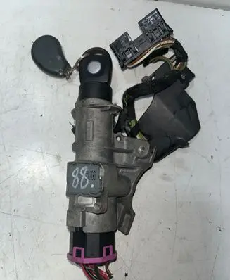Volkswagen Golf IV Ignition lock 4B0905851