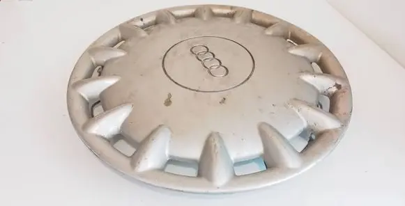 Audi A3 S3 8L R14 wheel hub/cap/trim 8D0601147