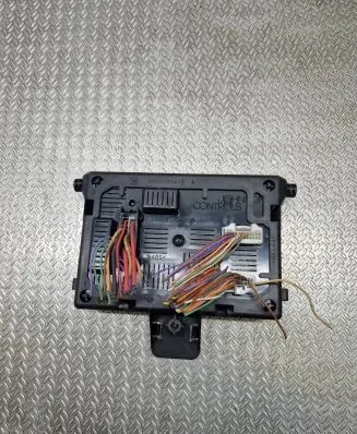 Renault Clio III Comfort/convenience module 8200652285 281181253A 00617001