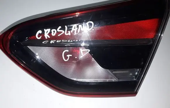 Opel Crossland X Tailgate rear/tail lights 13467981