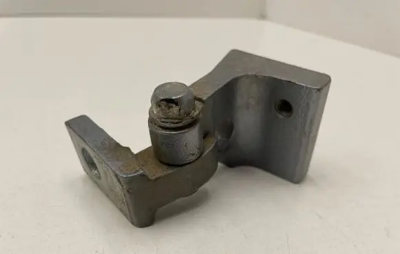 Audi Q7 4L Rear door upper hinge