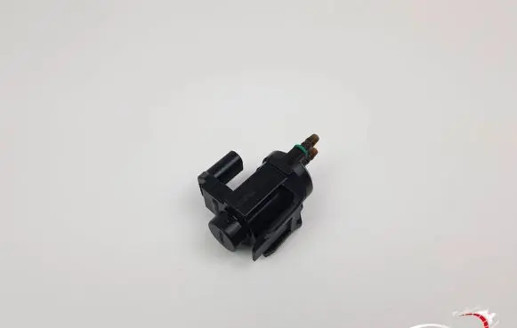 Mini One - Cooper F56 F55 Vacuum valve 8570591 70478502 14T275