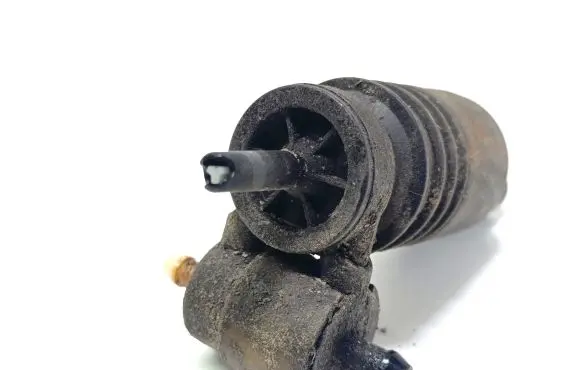 Volkswagen Transporter - Caravelle T5 Windscreen/windshield washer pump