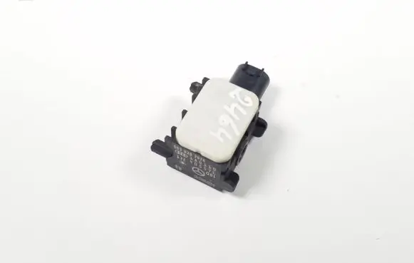 Mercedes-Benz S W221 Airbag deployment crash/impact sensor