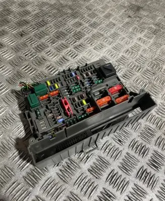 BMW X1 E84 Fuse module 9119446 90501219 17925000004