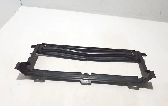 Volvo XC90 Intercooler air channel guide 31383717