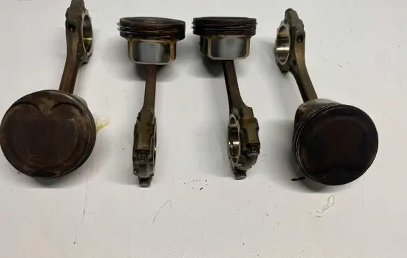 Hyundai i30 Piston with connecting rod G4FA