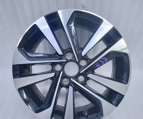 Volkswagen Polo VI R15 alloy rim 