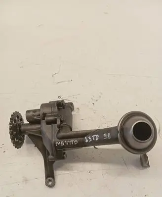 Mercedes-Benz Vito Viano W638 Oil pump 6061810801