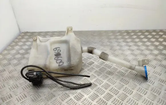 Honda FR-V Windshield washer fluid reservoir/tank