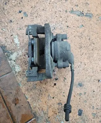 Citroen C4 II Picasso Front brake caliper