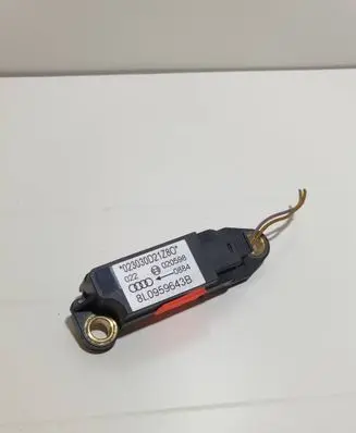Audi A3 S3 8L Airbag deployment crash/impact sensor 8L0959643B 020598 023030D21Z80