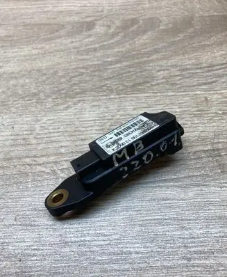 Mercedes-Benz S W220 Airbag deployment crash/impact sensor 2208204426