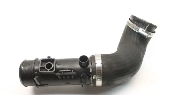 Jaguar XE Intercooler hose/pipe FPLA6K683