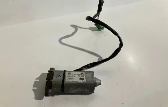 Mercedes-Benz E W211 Seat adjustment motor A2038203742 12V500011 1132301