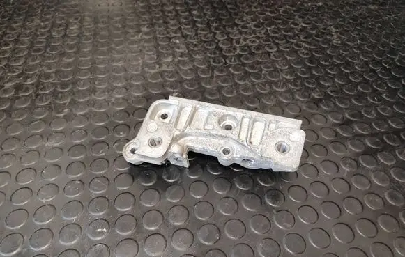 Mercedes-Benz CLA C117 X117 W117 Engine mounting bracket A6512200607