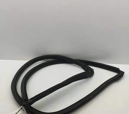 Porsche Macan (95B) Rubber seal front coupe door 95C831721BL 95C831721AY