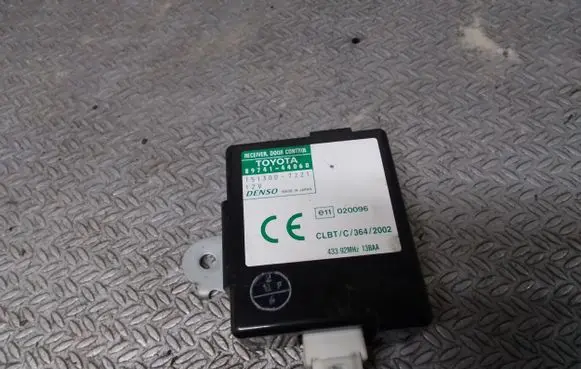 Toyota Avensis Verso Door central lock control unit/module 8974144060 1513007221
