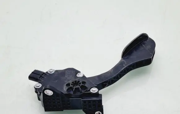 Toyota Land Cruiser (J150) Accelerator throttle pedal 7811060180