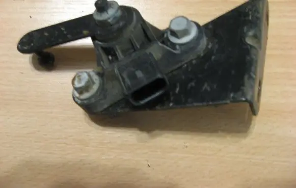 Lincoln Town Car Rear height level sensor lever 3W1Z5359AA