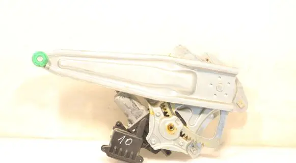 Toyota Auris E210 Rear window lifting mechanism without motor