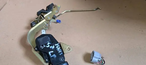 Suzuki Ignis Front door lock 8220281G20 8220281G11