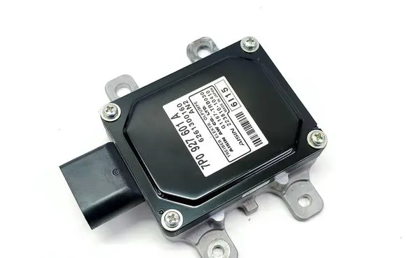 Porsche Cayenne (92A) Transfer box differential control unit 7P0927601A