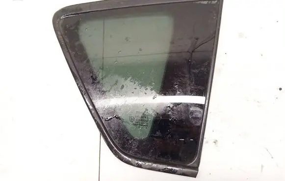 Toyota Corolla Verso AR10 Rear side window as3