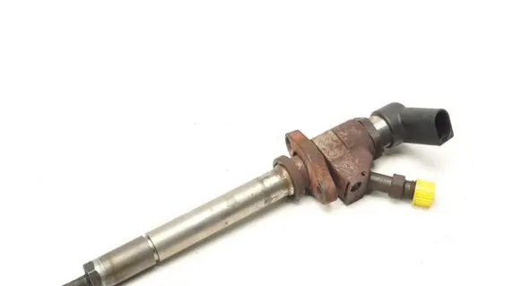 Volvo S40 Fuel injector 9657144580