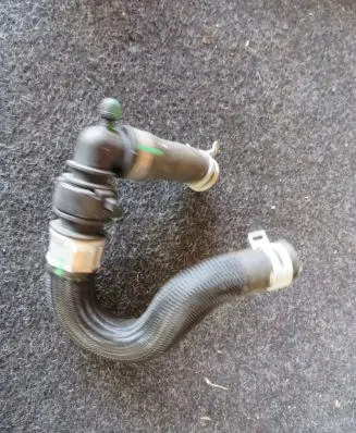 Nissan Qashqai Engine coolant pipe/hose 924103256R