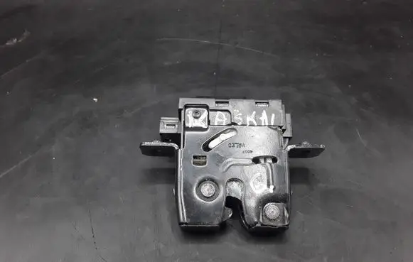 Nissan Qashqai Tailgate/trunk/boot lock/catch/latch 90502AV78E 90502AV