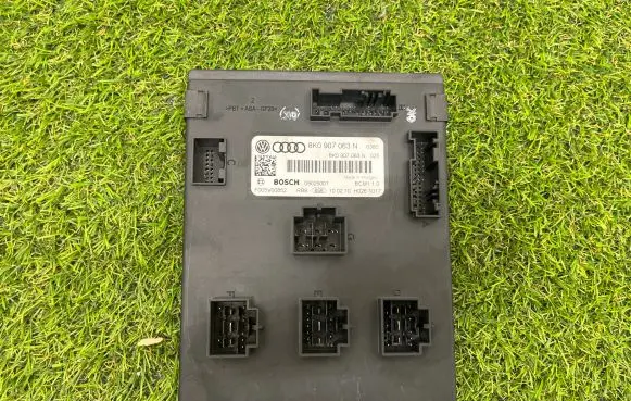 Audi A4 S4 B8 8K Comfort/convenience module 8K0907063N 09025001 F005V00852
