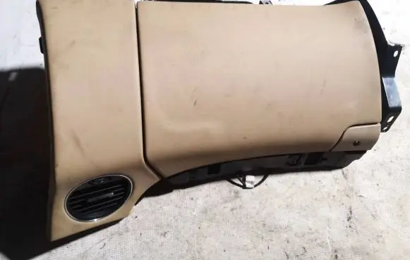Mercedes-Benz CLS C219 Glove box